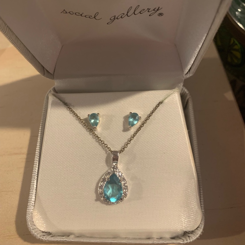 Social Gallery necklace and earrings